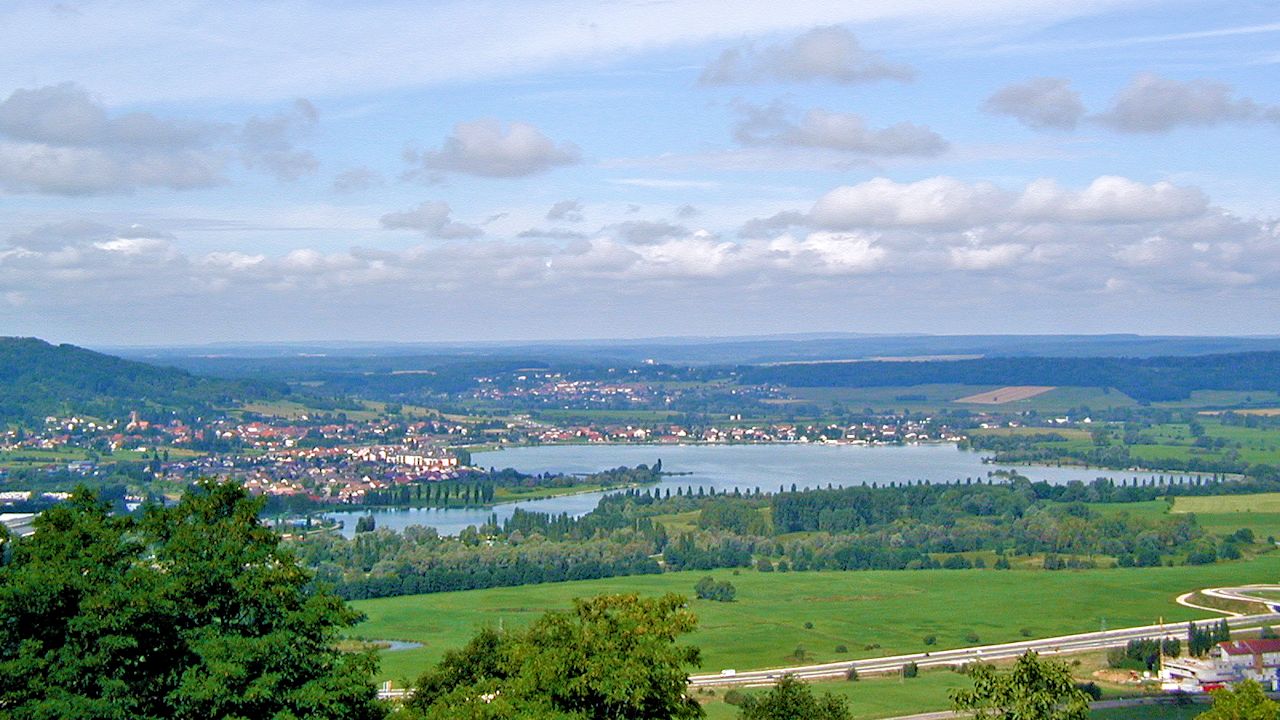 Panoramic view of Vesoul-Vaivre lake