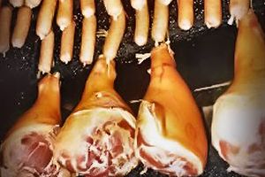 Charcuterie et les fum&eacute;s